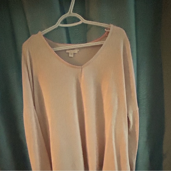 Only  size large aWomen's Soft Cream Long Sleeve Top- new or like new - Picture 7 of 7